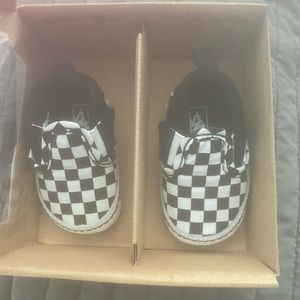 BRAND NEW IN BOX VANS CLASSIC SLIP ONS BABY SIZE 1c